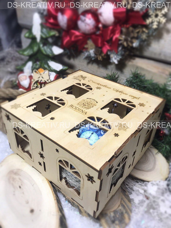 Деревянная коробка для елочных игрушек