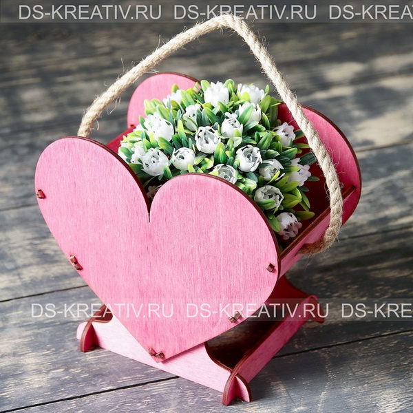 Ящик для цветов сердце