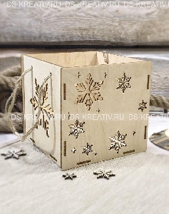 Коробка из фанеры со снежинками